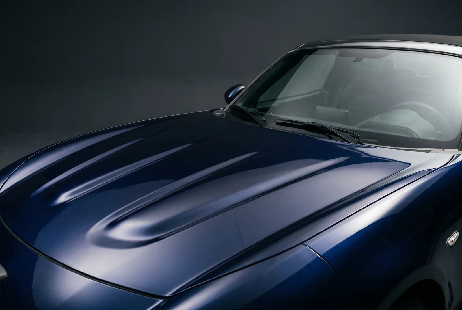 Detail van een Abarth 124 Spider