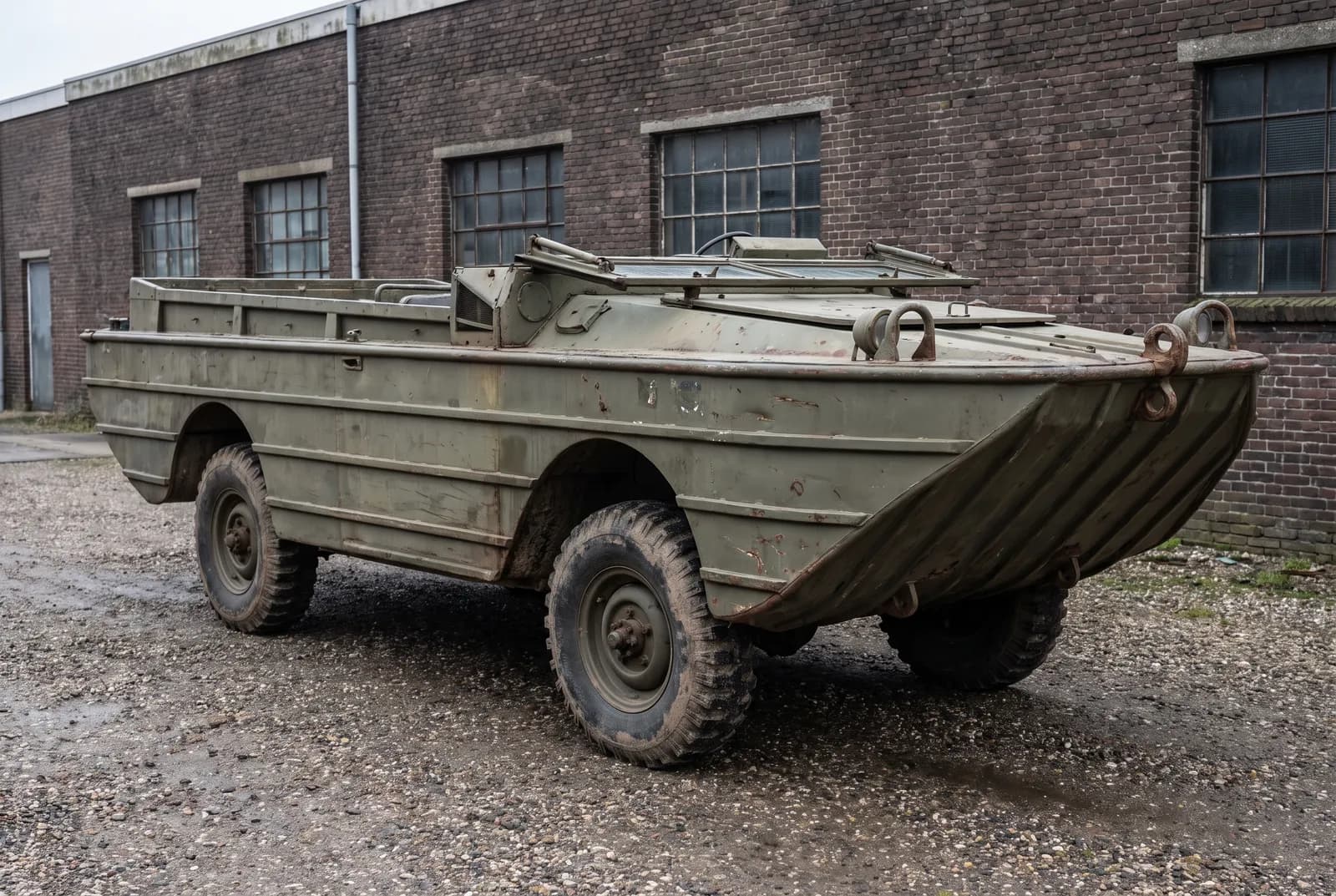 Amfibievoertuig Ex-militair