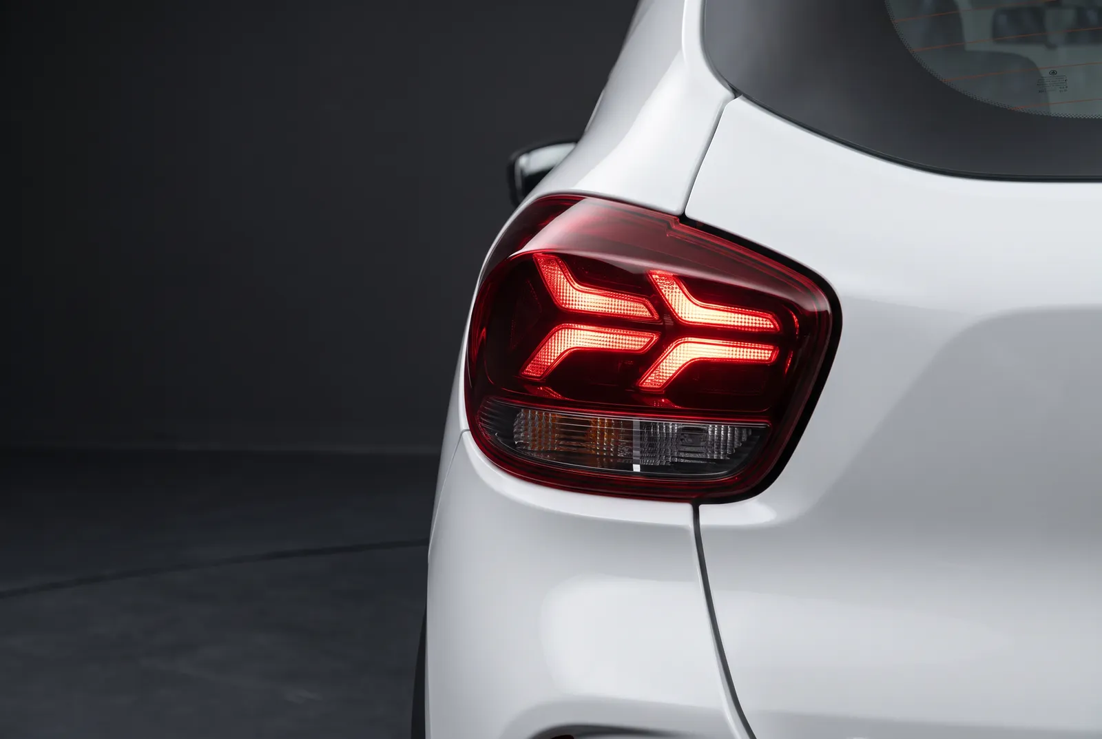 Detail van een Dacia Spring
