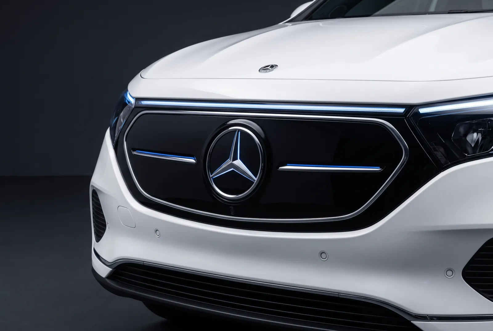 Detail van een Mercedes-Benz EQA