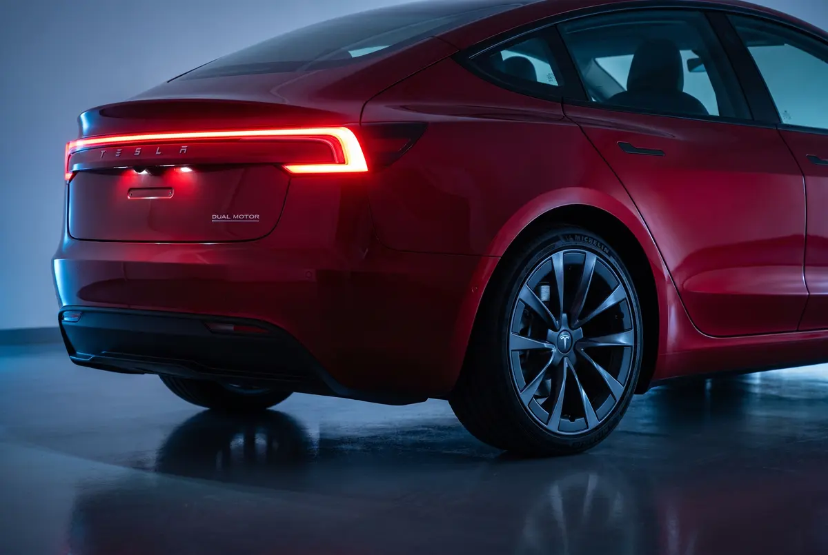 Detail van een Tesla Model 3